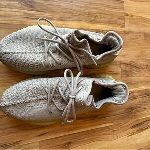 Yeezy Boost Men’s Gray Knit Sneakers